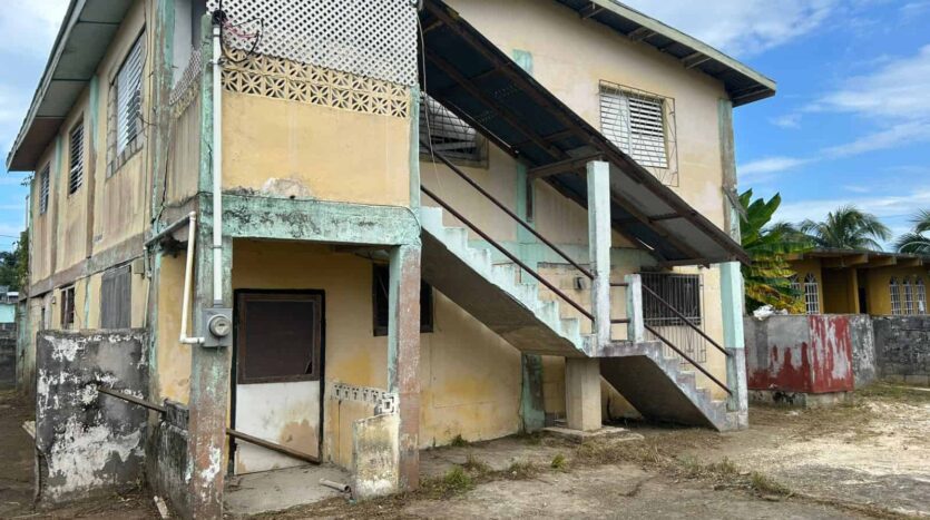 Fixer Upper House for Sale in St Martin