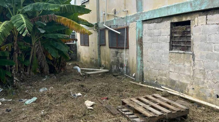 Fixer Upper House for Sale in St Martin