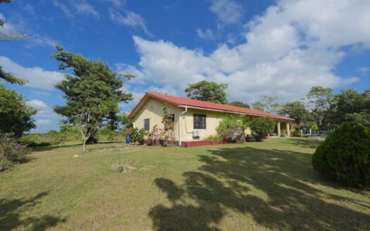 Mile 13 Ladyville House For Rent – 3 Bedroom 2 Bath on 1 Acre